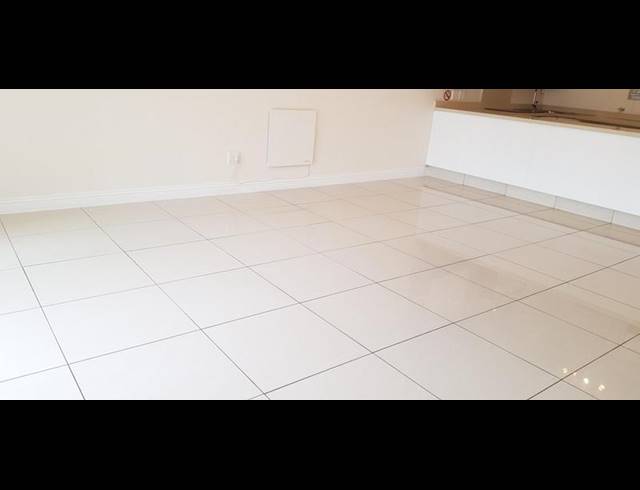 2 BEDROOM TOWNHOUSE FOR SALE IN SENDERWOOD